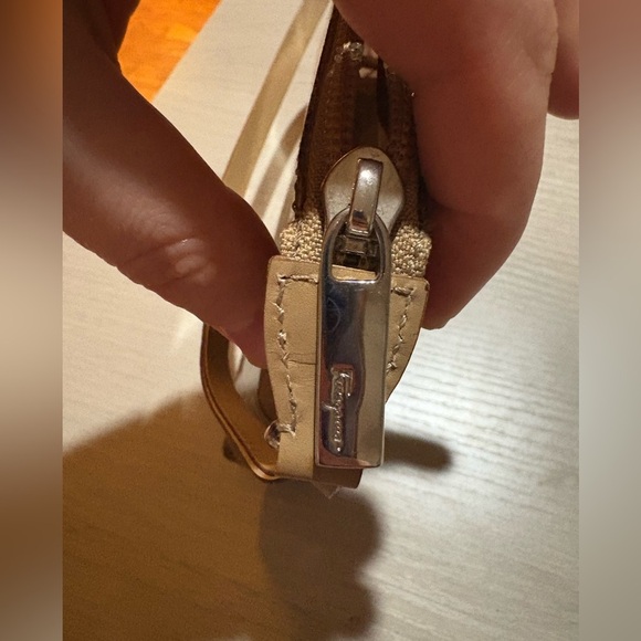 Salvatore Ferragamo Brown Monogram Women's handbag,shoulder bag or wrislet - Picture 8 of 16